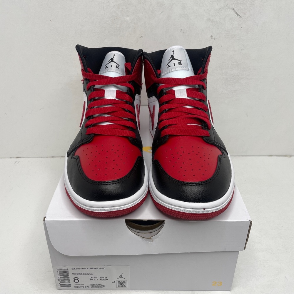 Nike Air Jordan 1 Retro Mid WMNS “Bred Toe” 2022 - Picture 2 of 4